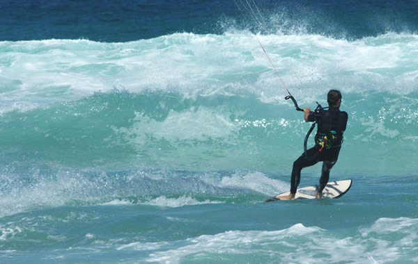 16-03-kitesurfing-600